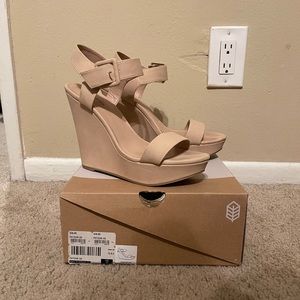 Strappy nude wedges